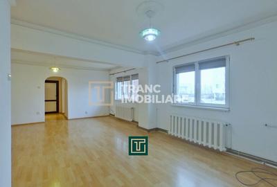Apartament cu 4 camere semidecomandat în Micălaca