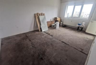 Apartament cu 2 camere decomandat în Mihai Bravu