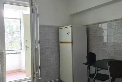 Apartament cu 2 camere decomandat în Micro 19