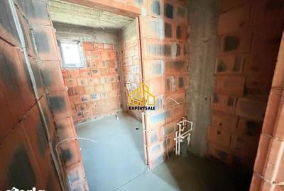 Casă cu 3 camere cu Teren 250 Mp în Central - 2