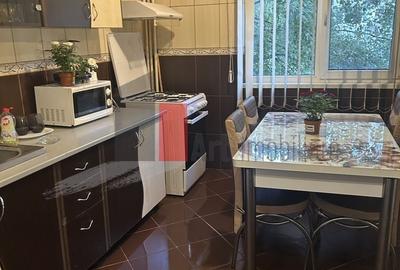 Apartament cu 3 camere decomandat, mobilat în Uverturii - 9