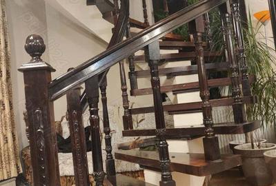 Casă cu 5 camere cu Teren 300 Mp în Central - 2