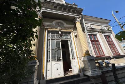 Investitie cu potential!-Vila monument istoric Victoriei de vanzare