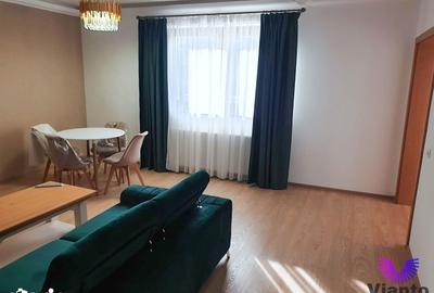 Apartament cu 3 camere, mobilat în Sub Arini