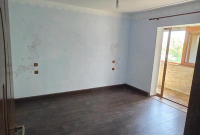 Apartament cu 2 camere decomandat în Micro 20