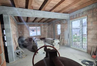 Casă cu 4 camere cu Teren 400 Mp în Vetiș - 13