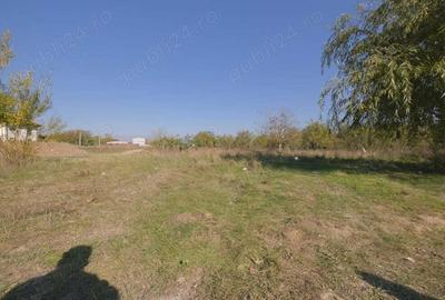 Tunari (adiacent Str. Stefan cel Mare), 1.500 mp. teren cu deschidere de 25 m. - 4