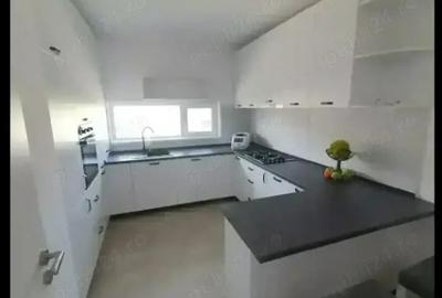 Casă cu 4 camere în Central - 3