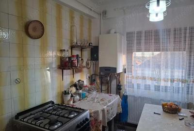 Apartament cu 3 camere semidecomandat în Central - 11