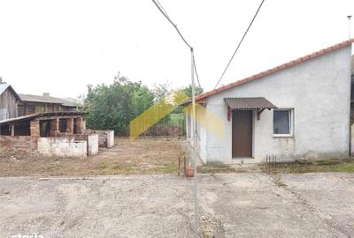 Casă cu 5 camere cu Canalizare în Central - 5