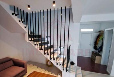 VILĂ TIP TRIPLEX/ LA CHEIE/ ÎN CARANSEBEȘ/,JUD.C-S COMISION 0% - 2