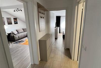 Apartament cu 3 camere decomandat, mobilat în Tractorul - 12