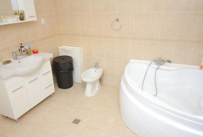 Casă individuală cu 6 camere cu Canalizare în Barbu Văcărescu - 13