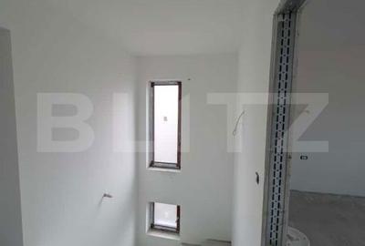 Casă cu 5 camere cu Teren 589 Mp în Săcălaz