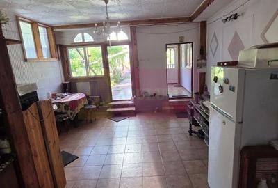 Casă cu 5 camere cu Teren 647 Mp în Telega