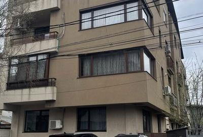 Apartament cu 3 camere în Bucureștii Noi