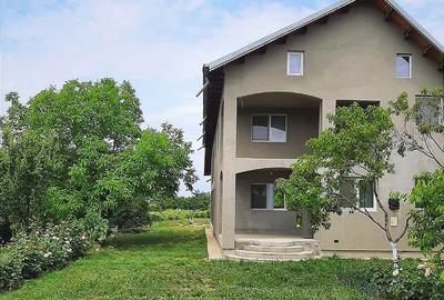 Casă individuală cu 5 camere cu Canalizare în Malu Spart - 1