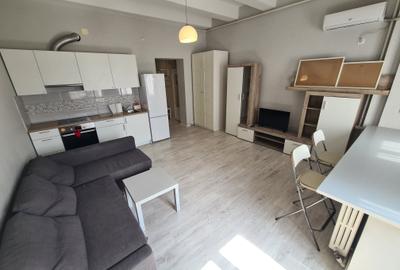 Garsonieră semidecomandată, mobilată în P-ța Universității - 1