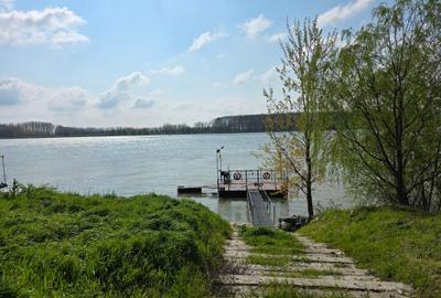 Teren Construcții intravilan de 375 mp, în Est - 6