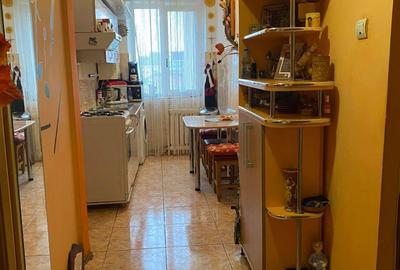 Apartament cu 2 camere decomandat în Decebal
