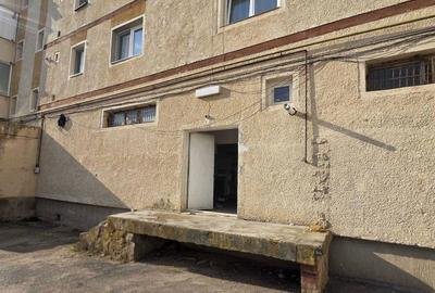 Spațiu comercial, de 140 mp, în Central - 3