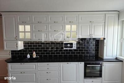 Apartament cu 3 camere semidecomandat în Sălăjan
