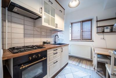 Apartament cu 2 camere semidecomandat, mobilat în Tractorul - 9