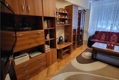 Apartament cu 3 camere decomandat în Valenta
