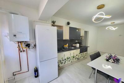 Apartament cu 3 camere decomandat, mobilat în Vasile Aaron - 6