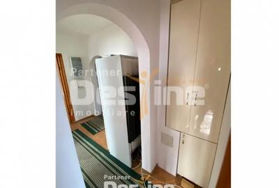 Apartament cu 4 camere decomandat în Central - 1
