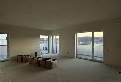 Apartament cu 3 camere decomandat în Baciu