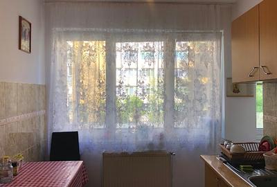 Apartament cu 2 camere semidecomandat, mobilat în 7 Noiembrie - 1