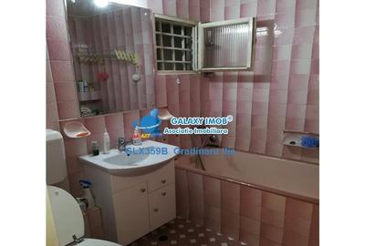 Vanzare apartament  3 camere - 8