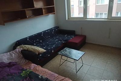 Garsonieră decomandată în UMT - 2