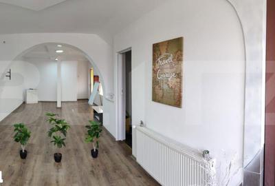 Casă cu 8 camere cu Teren 2667 Mp în Central - 6