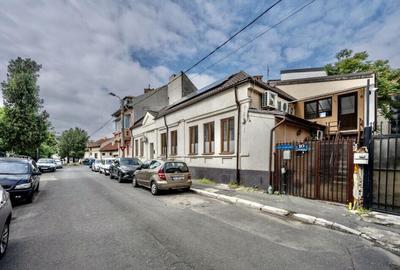 In Cartierul Evreiesc, casa 3 camere pivnita si mansarda - 2
