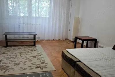 Apartament cu 3 camere în Central - 1