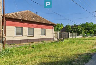 Casă cu 3 camere cu Teren 2067 Mp în Vărșand