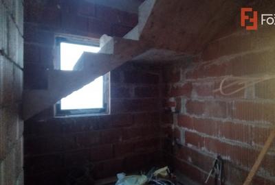 Duplex 5 camere, Becicherecu Mic - Garaj, terasa, Interior la Rosu - 7