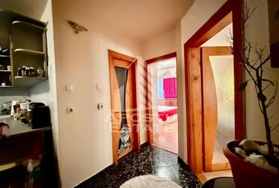 Apartament cu 3 camere semidecomandat, mobilat în Lunei - 11