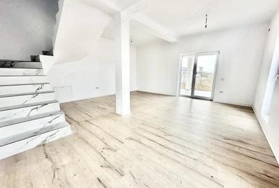 Casă cu 3 camere cu Teren 255 Mp în Moșnița Veche - 1