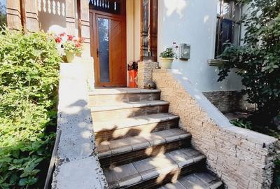 Casa 5 camere, D+P+M, ultracentral, zona deosebita, Campina, Prahova - 2