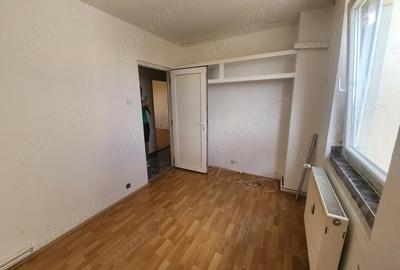 Apartament cu 4 camere decomandat în Central - 1