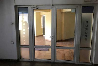 Birou, de 18 mp, în Central - 3
