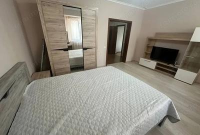 Garsonieră decomandată în Noua