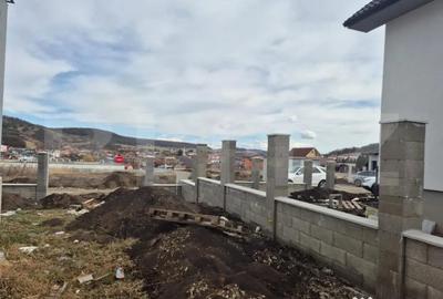Casă cu 4 camere cu Teren 500 Mp în Corunca - 4