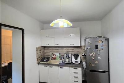 Apartament cu 3 camere decomandat, mobilat în Far - 20