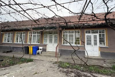 Casă cu 4 camere cu Teren 3767 Mp în Borș - 11
