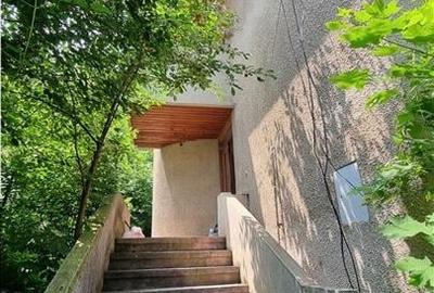Vila de 7 camere intr-o  zona preferentiala a   Brasovulului Vechi - 4