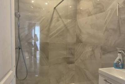 Zona Marul de Aur, 3 camere, decom., etaj 2 - 4